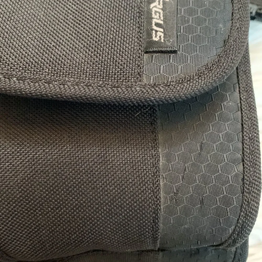 🟢3 for $20 TARGUS camera bag for point & shoot style camera hook & loop …